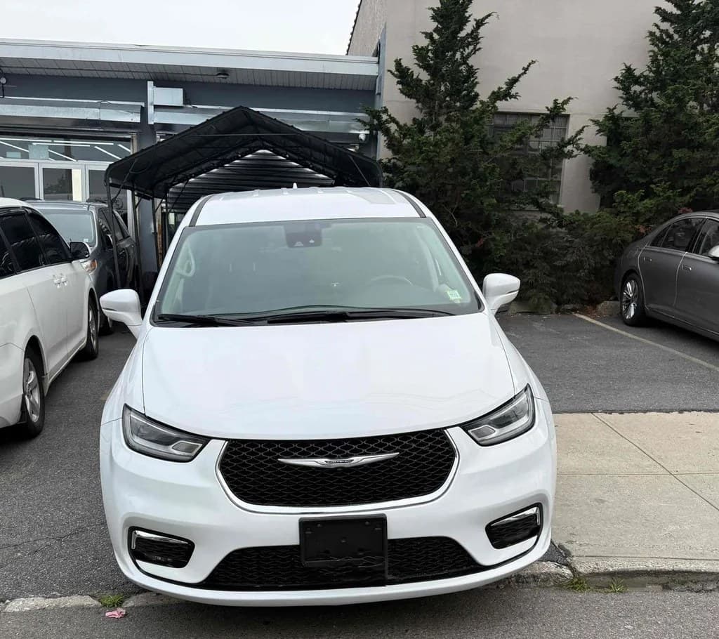2022 CHRYSLER PACIFICA HYBRID TOURING L 121.6" WB