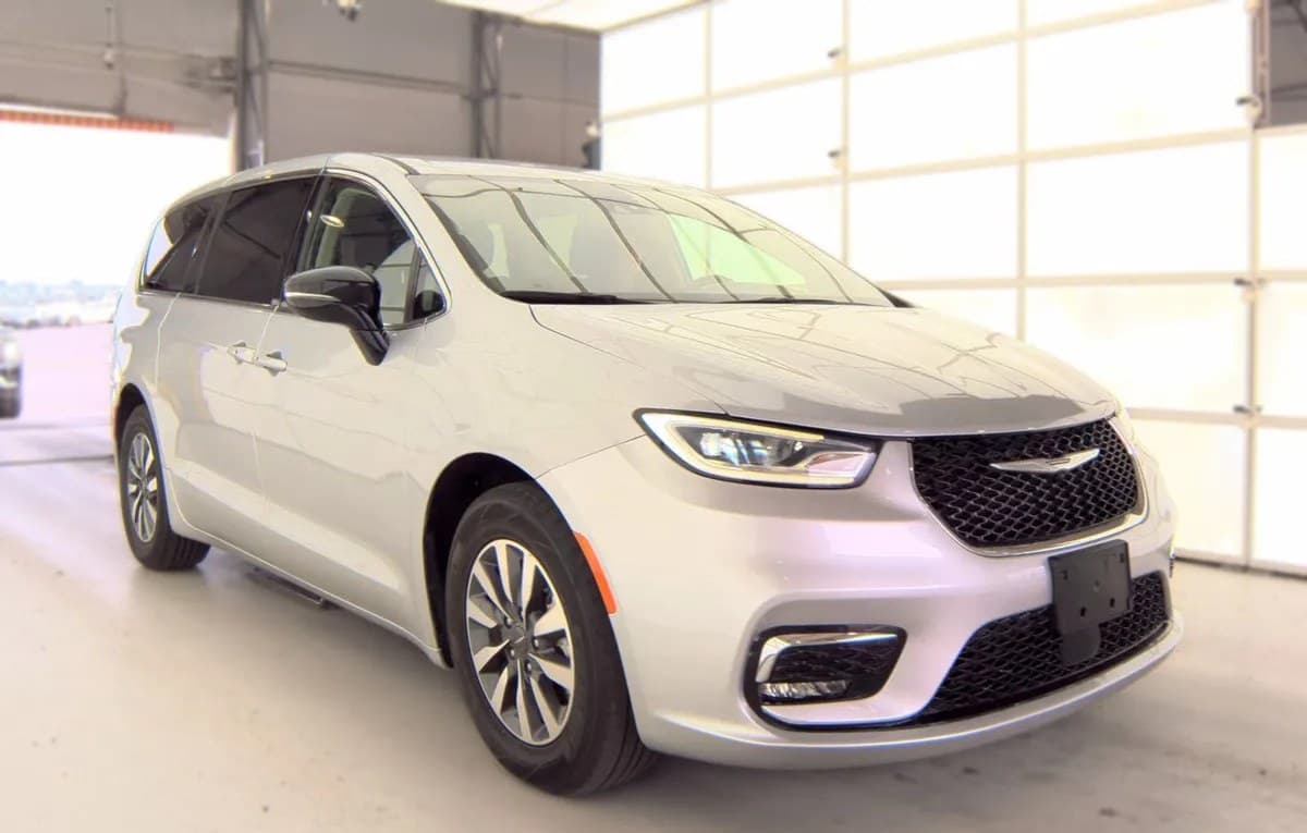 2024 CHRYSLER PACIFICA HYBRID SELECT 121.6" WB 4