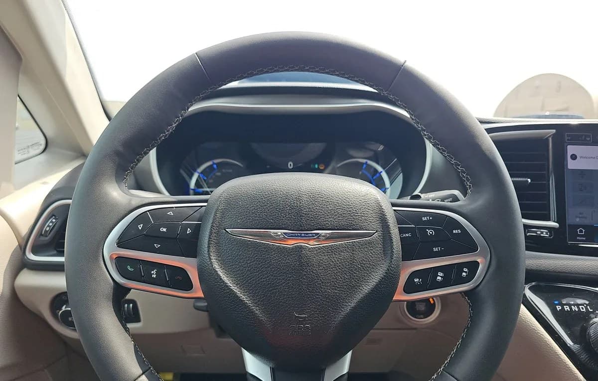 2024 CHRYSLER PACIFICA HYBRID SELECT 121.6" WB 7