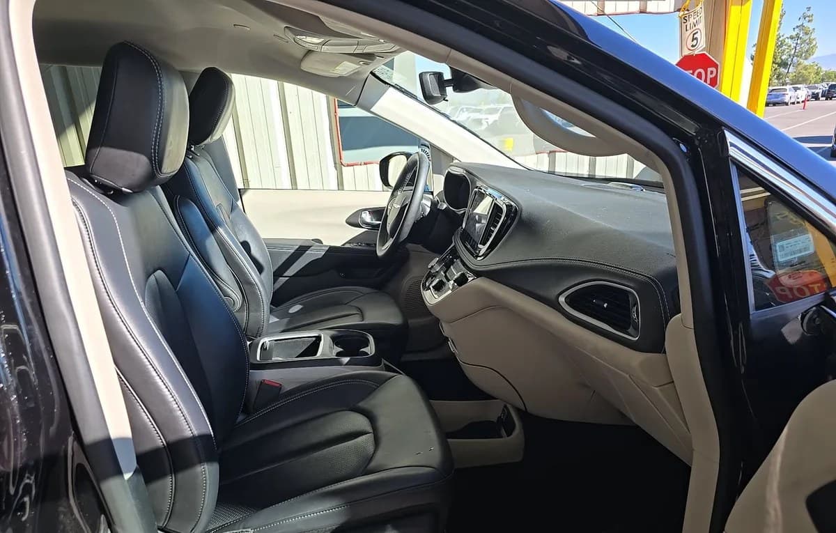 2024 CHRYSLER PACIFICA HYBRID SELECT 121.6" WB 5