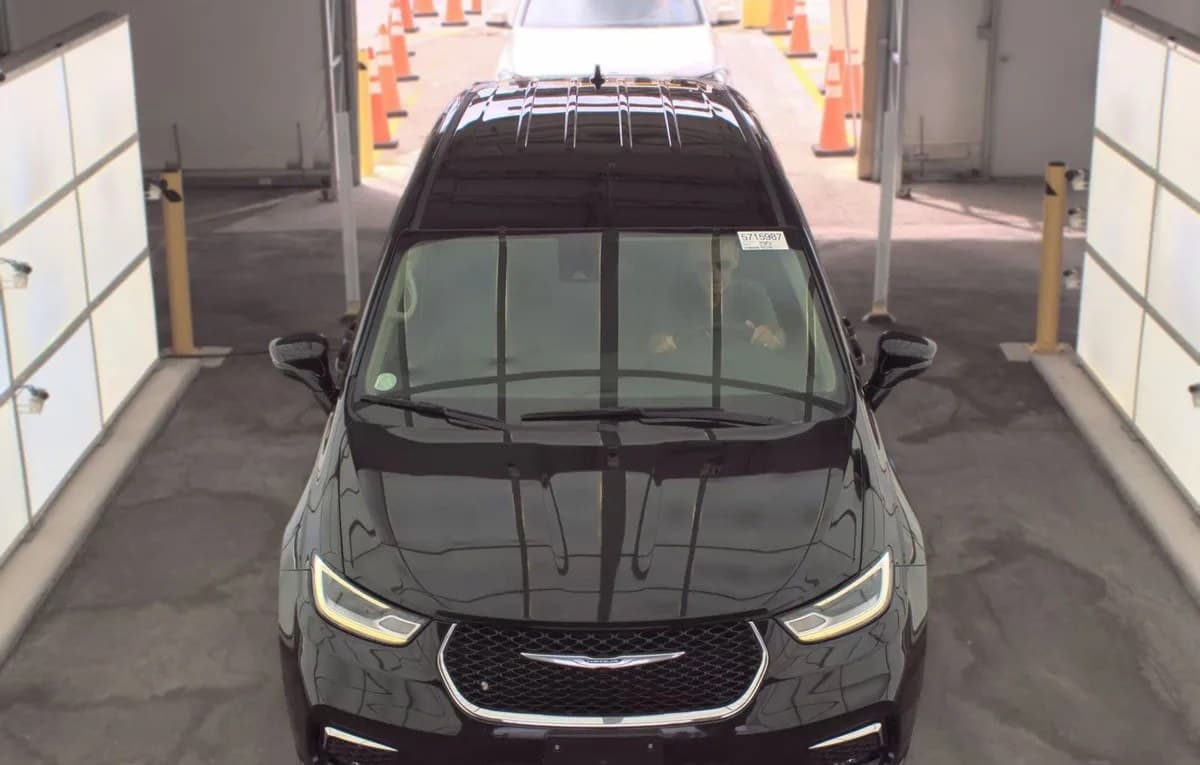 2024 CHRYSLER PACIFICA HYBRID SELECT 121.6" WB 3