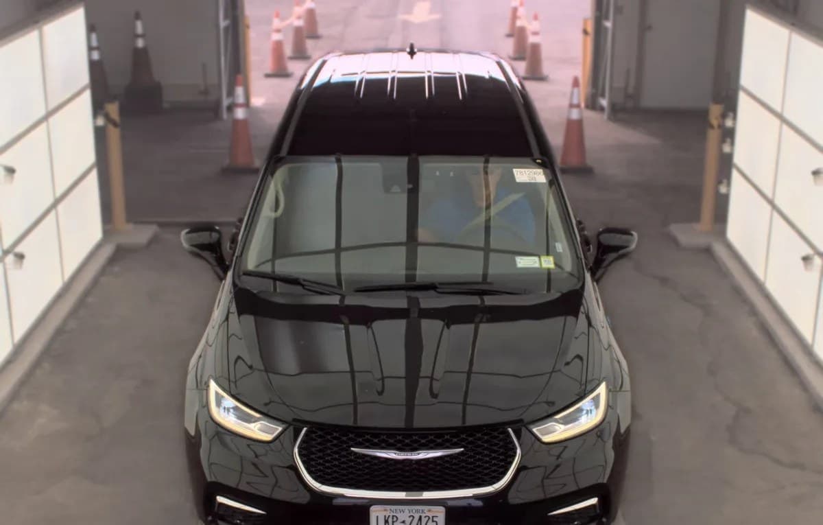 2024 CHRYSLER PACIFICA HYBRID SELECT 121.6" WB 3