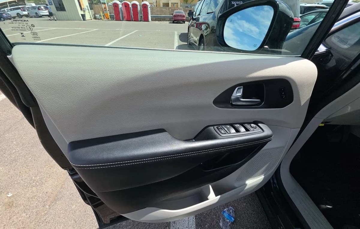 2024 CHRYSLER PACIFICA HYBRID SELECT 121.6" WB 6