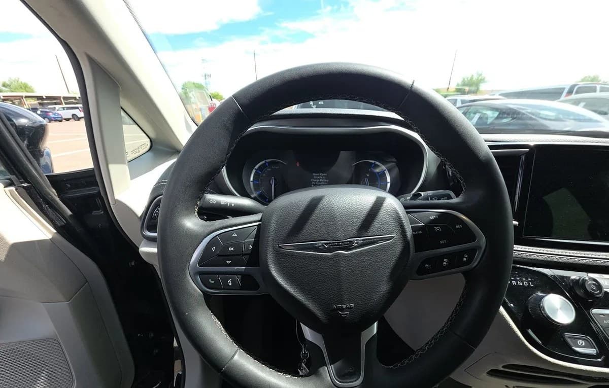2024 CHRYSLER PACIFICA HYBRID SELECT 121.6" WB 7