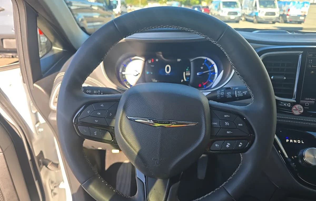 2024 CHRYSLER PACIFICA HYBRID SELECT S APPEARANCE 121.6" WB 7