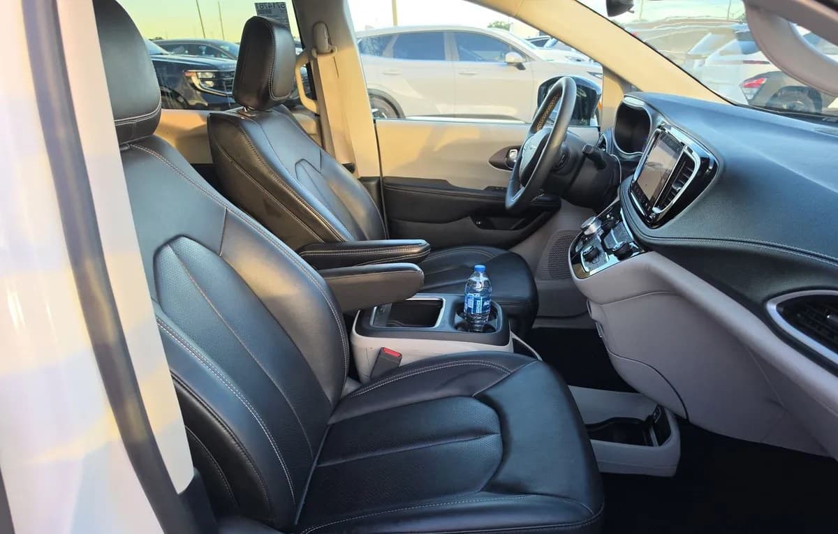 2024 CHRYSLER PACIFICA HYBRID SELECT 121.6" WB 5