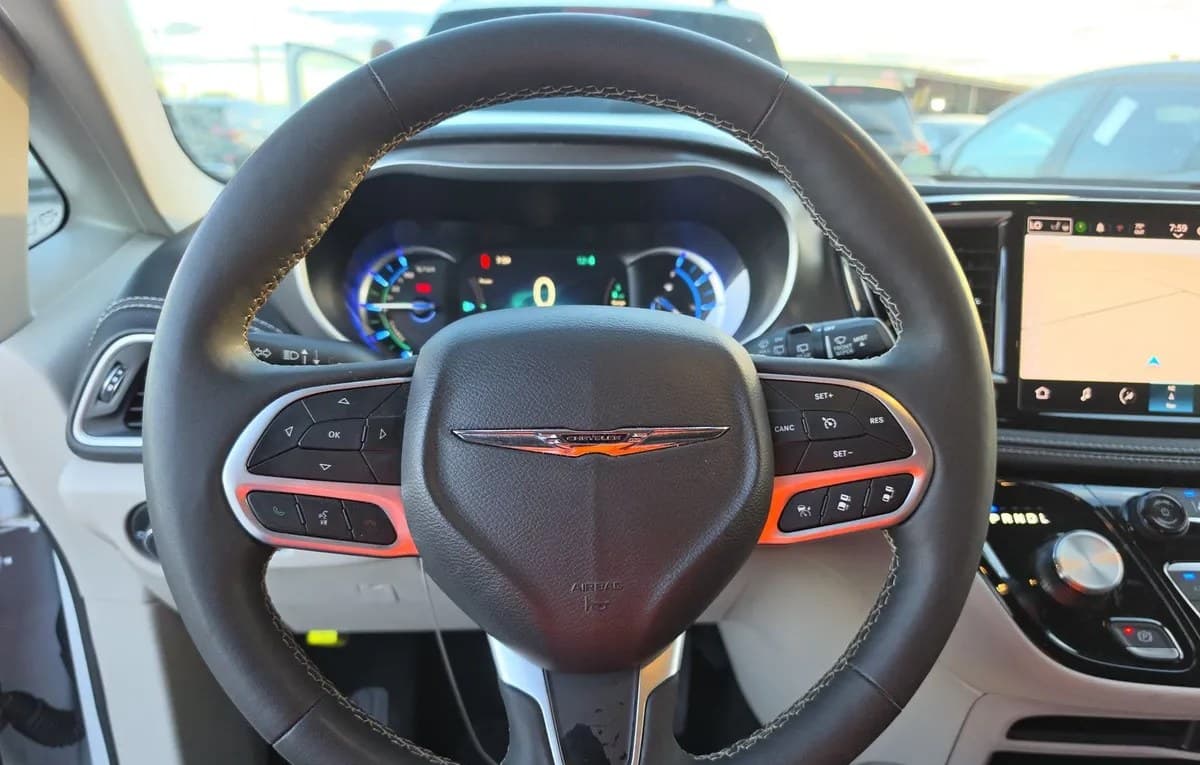 2024 CHRYSLER PACIFICA HYBRID SELECT 121.6" WB 7