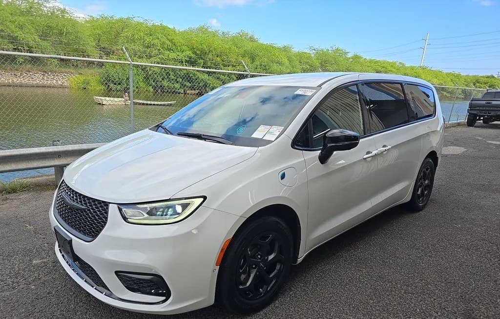 2024 CHRYSLER PACIFICA HYBRID SELECT S APPEARANCE 121.6" WB