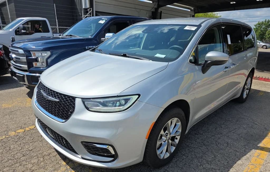 2023 CHRYSLER PACIFICA TOURING L 121.6" WB