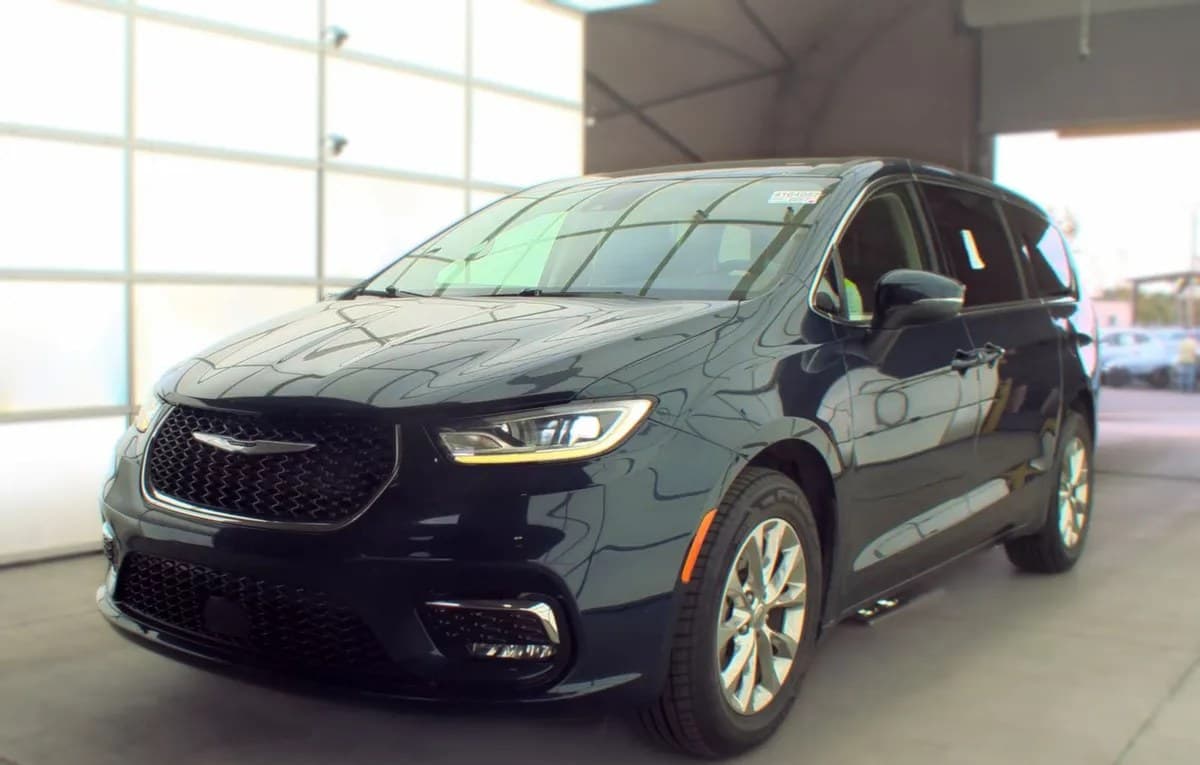 2023 CHRYSLER PACIFICA TOURING L 121.6" WB 2