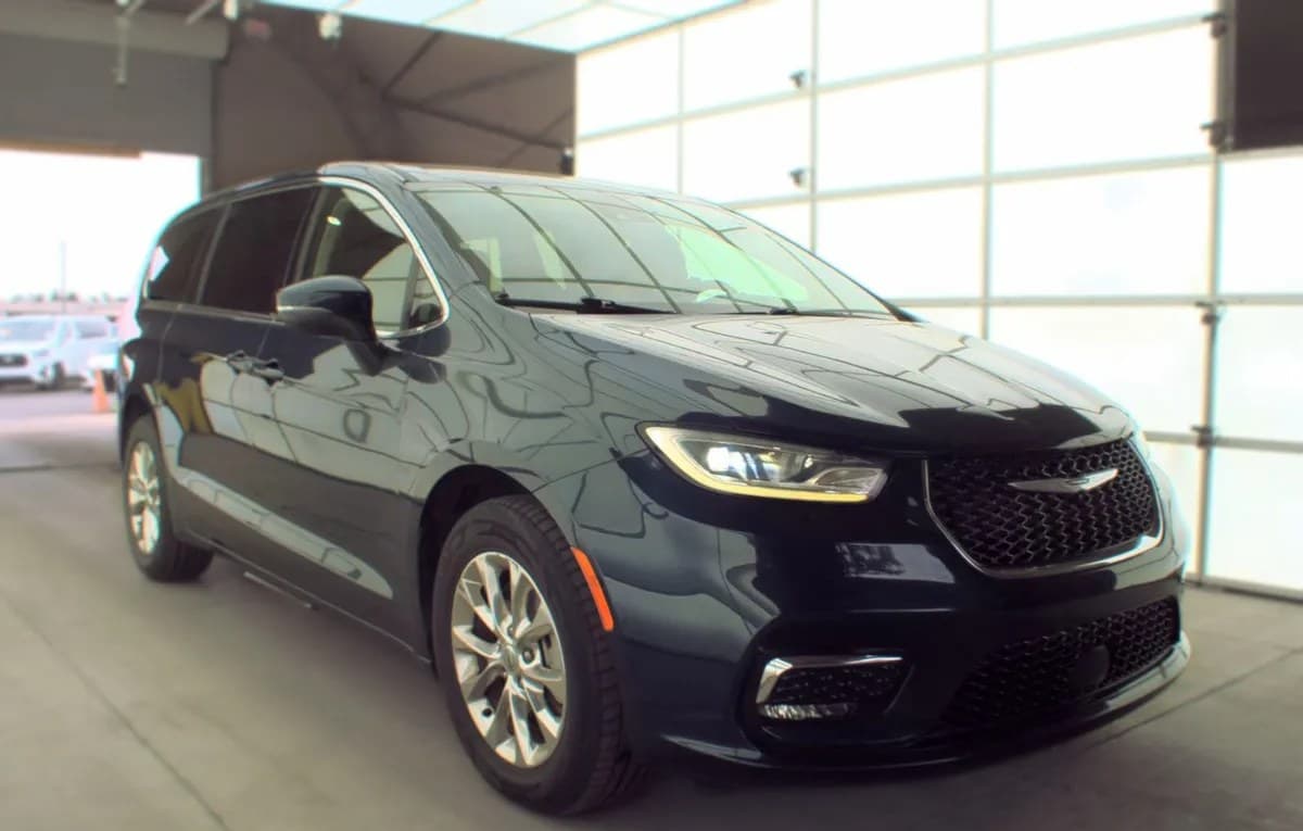 2023 CHRYSLER PACIFICA TOURING L 121.6" WB 4