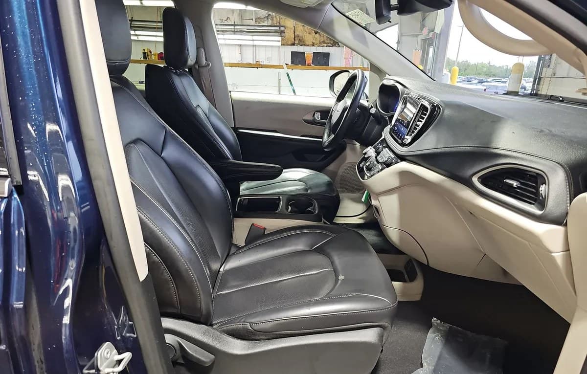 2023 CHRYSLER PACIFICA TOURING L 121.6" WB 5