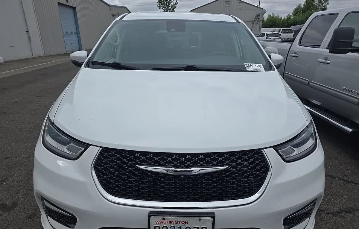 2023 CHRYSLER PACIFICA TOURING L 121.6" WB 3