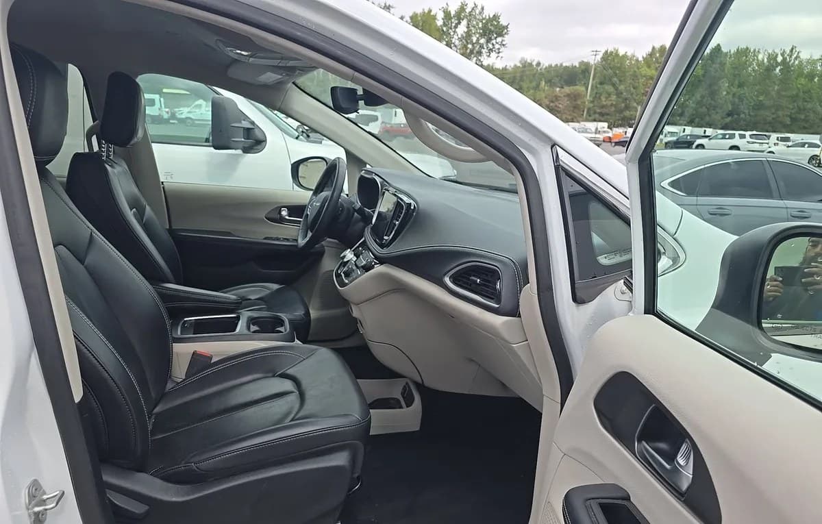 2023 CHRYSLER PACIFICA TOURING L 121.6" WB 5