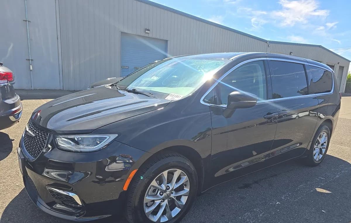2023 CHRYSLER PACIFICA TOURING L 121.6" WB 2