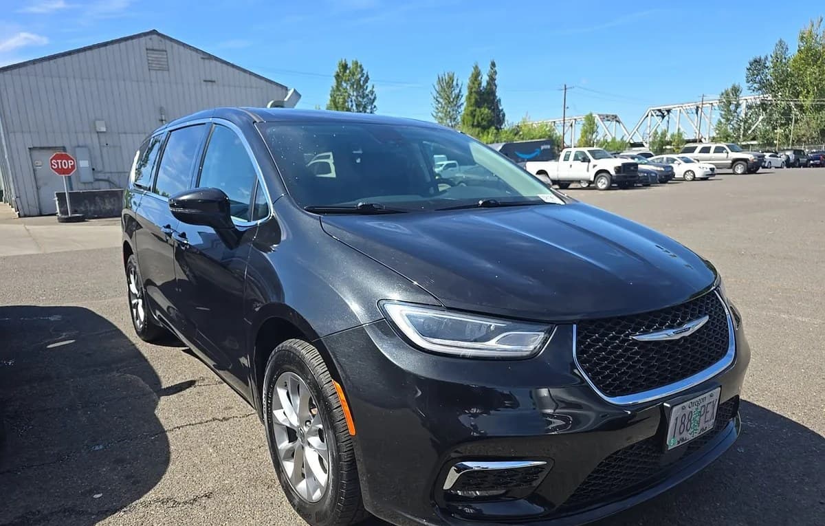 2023 CHRYSLER PACIFICA TOURING L 121.6" WB 4