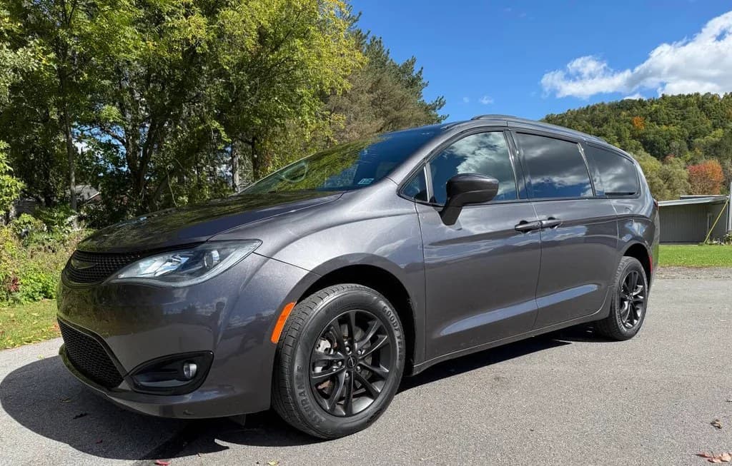 2020 CHRYSLER PACIFICA LAUNCH EDITION 121.6" WB 1