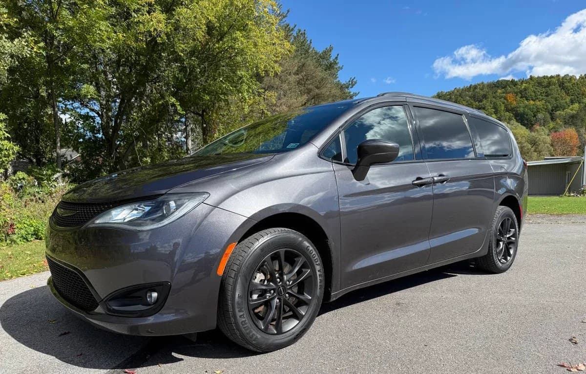 2020 CHRYSLER PACIFICA LAUNCH EDITION 121.6" WB 2