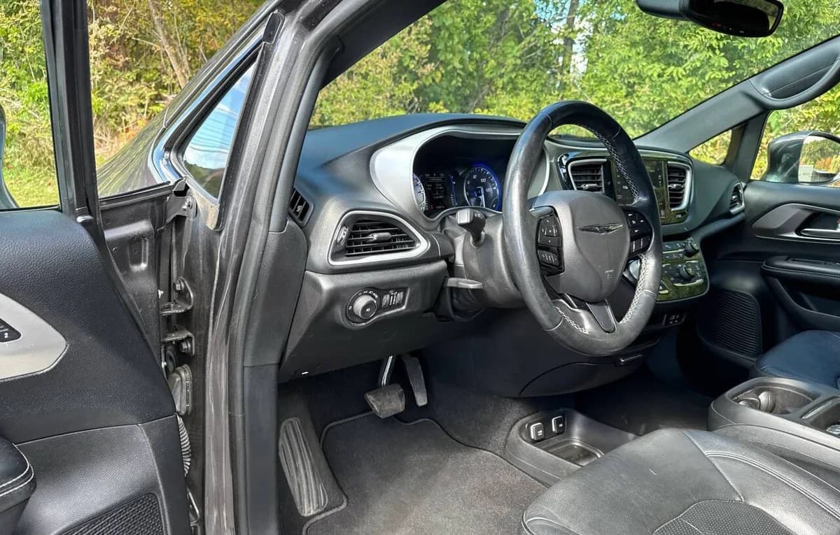 2020 CHRYSLER PACIFICA LAUNCH EDITION 121.6" WB 7