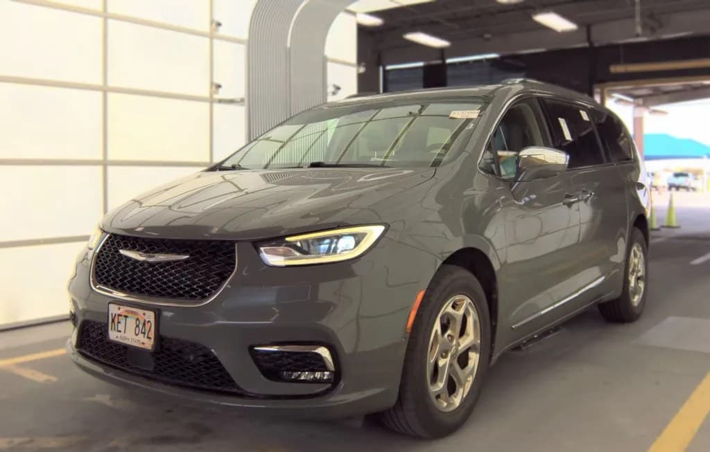 2021 CHRYSLER PACIFICA LIMITED 121.6" WB