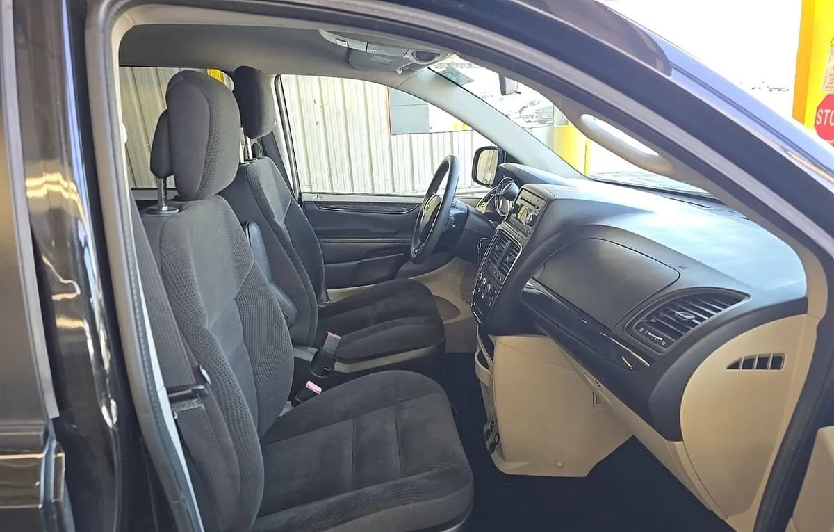 2017 DODGE GRAND CARAVAN SE 121.2" WB 5