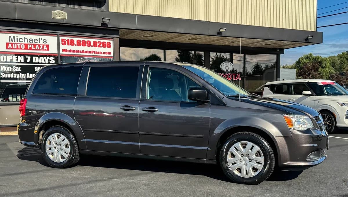 2017 DODGE GRAND CARAVAN SE 121.2" WB 4