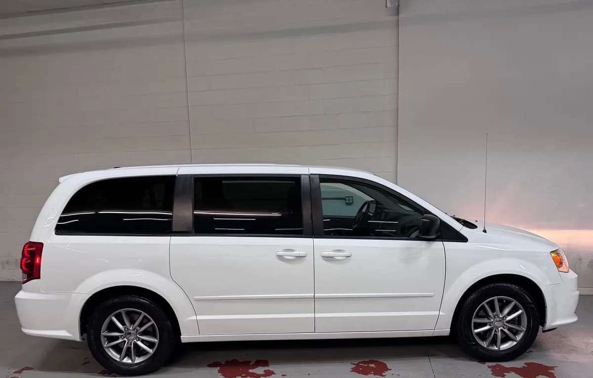 2017 DODGE GRAND CARAVAN SE 121.2" WB 3