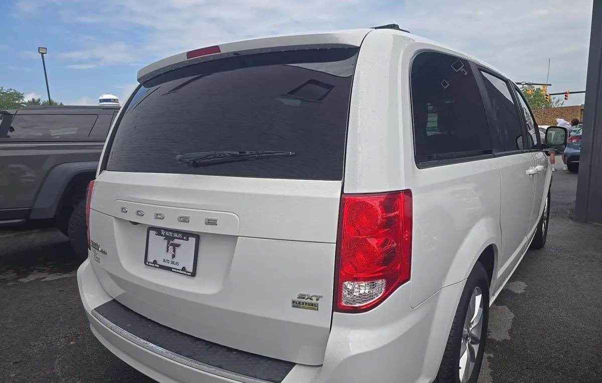 2019 DODGE GRAND CARAVAN SXT 121.2" WB 4