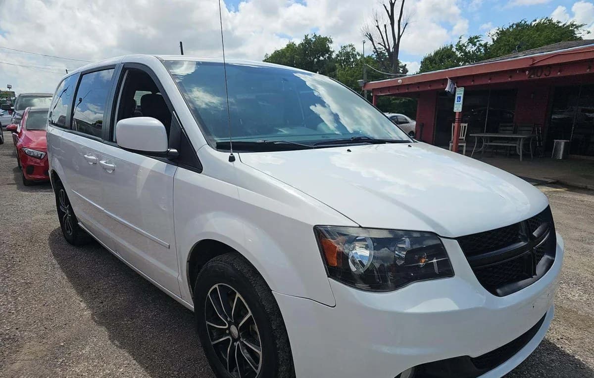 2017 DODGE GRAND CARAVAN SXT 121.2" WB 3