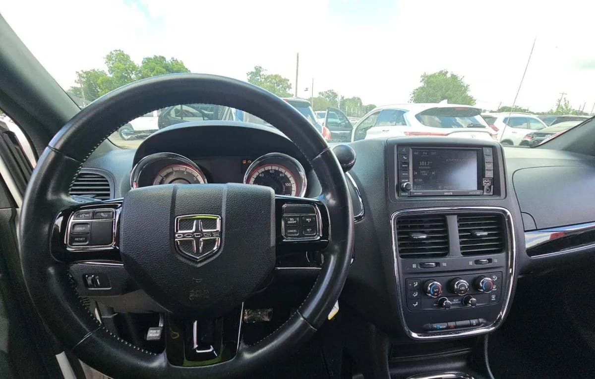 2017 DODGE GRAND CARAVAN SXT 121.2" WB 7
