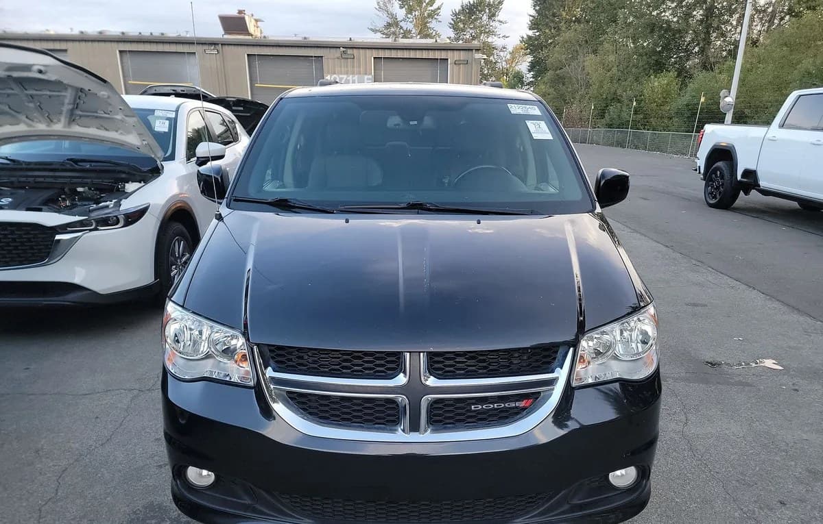 2019 DODGE GRAND CARAVAN SXT 121.2" WB 3