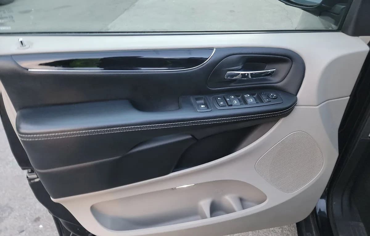 2019 DODGE GRAND CARAVAN SXT 121.2" WB 6