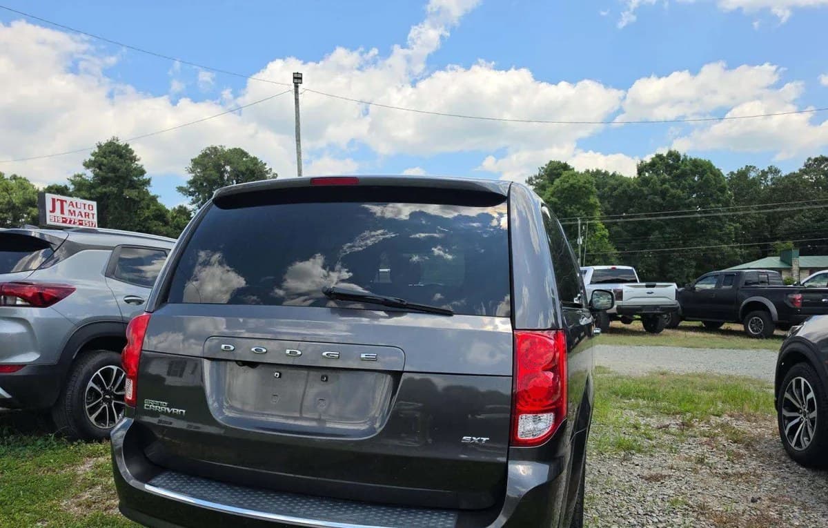 2020 DODGE GRAND CARAVAN SXT 121.2" WB 4