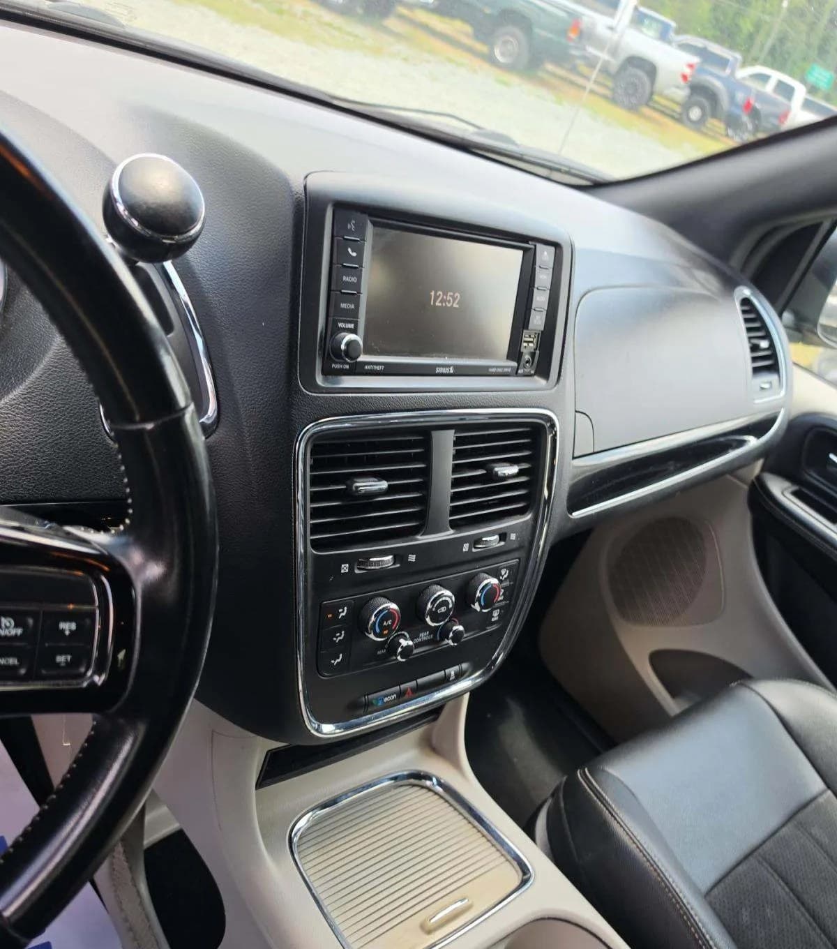 2020 DODGE GRAND CARAVAN SXT 121.2" WB 7