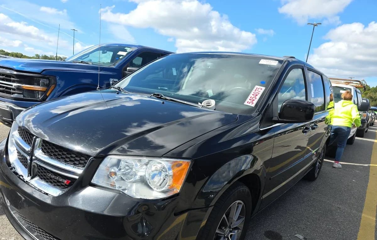 2017 DODGE GRAND CARAVAN SXT 121.2" WB 2