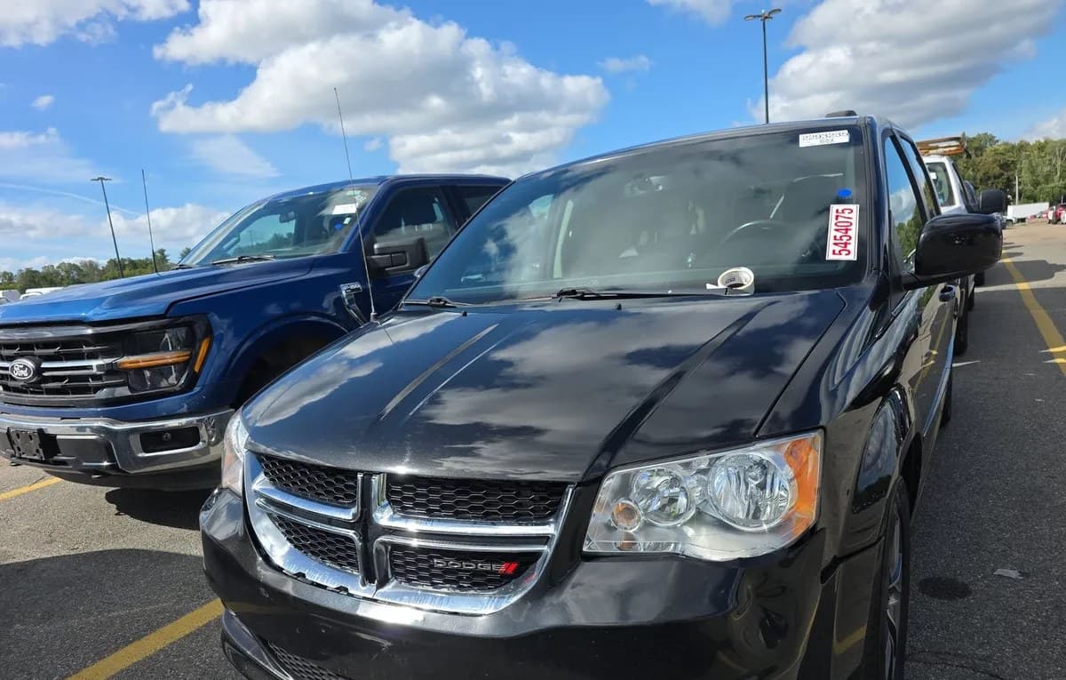 2017 DODGE GRAND CARAVAN SXT 121.2" WB 3
