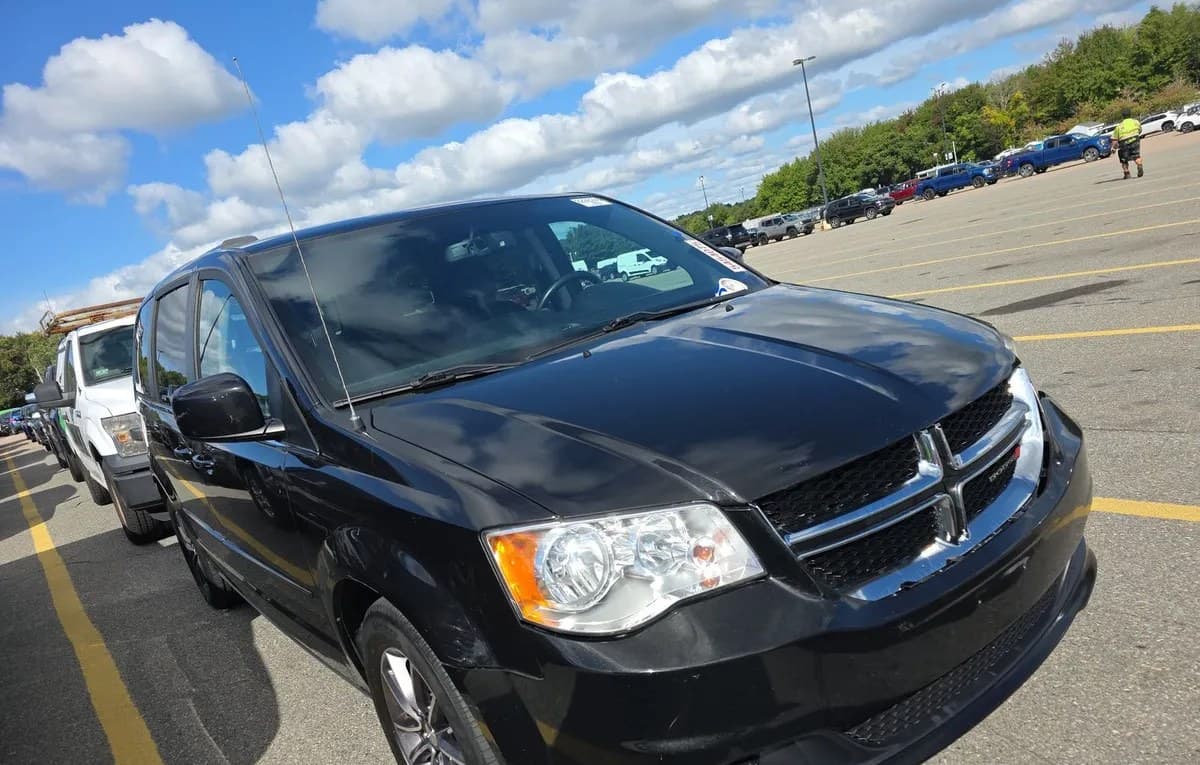 2017 DODGE GRAND CARAVAN SXT 121.2" WB 4