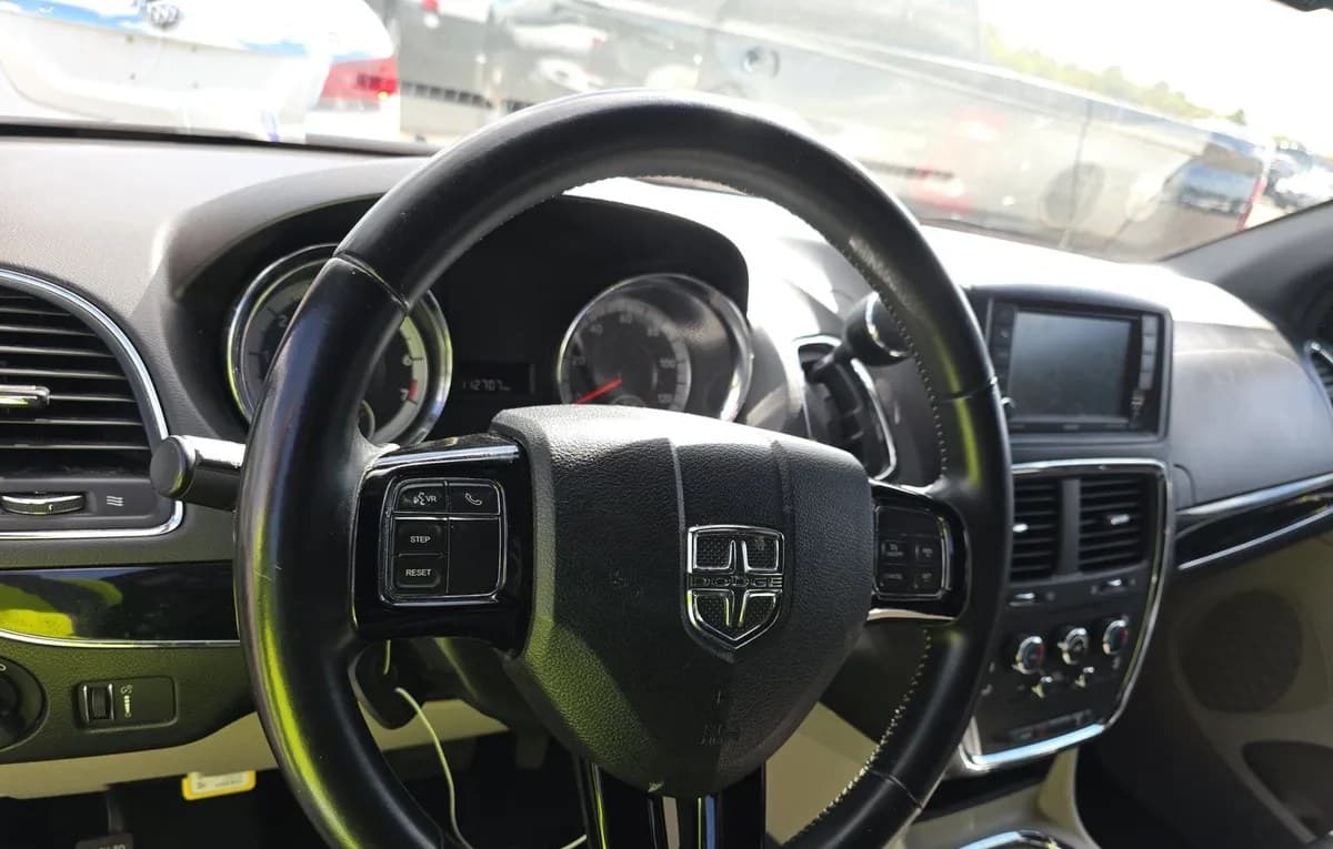 2017 DODGE GRAND CARAVAN SXT 121.2" WB 7