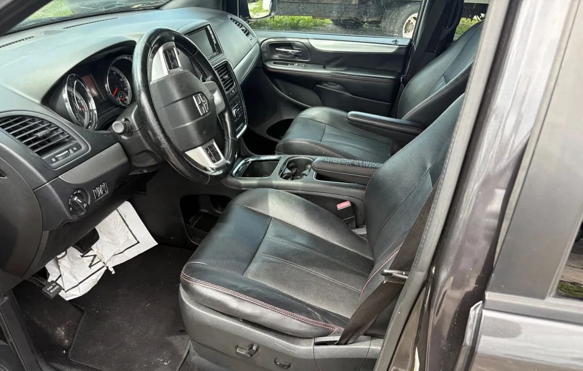 2019 DODGE GRAND CARAVAN GT 121.2" WB 5