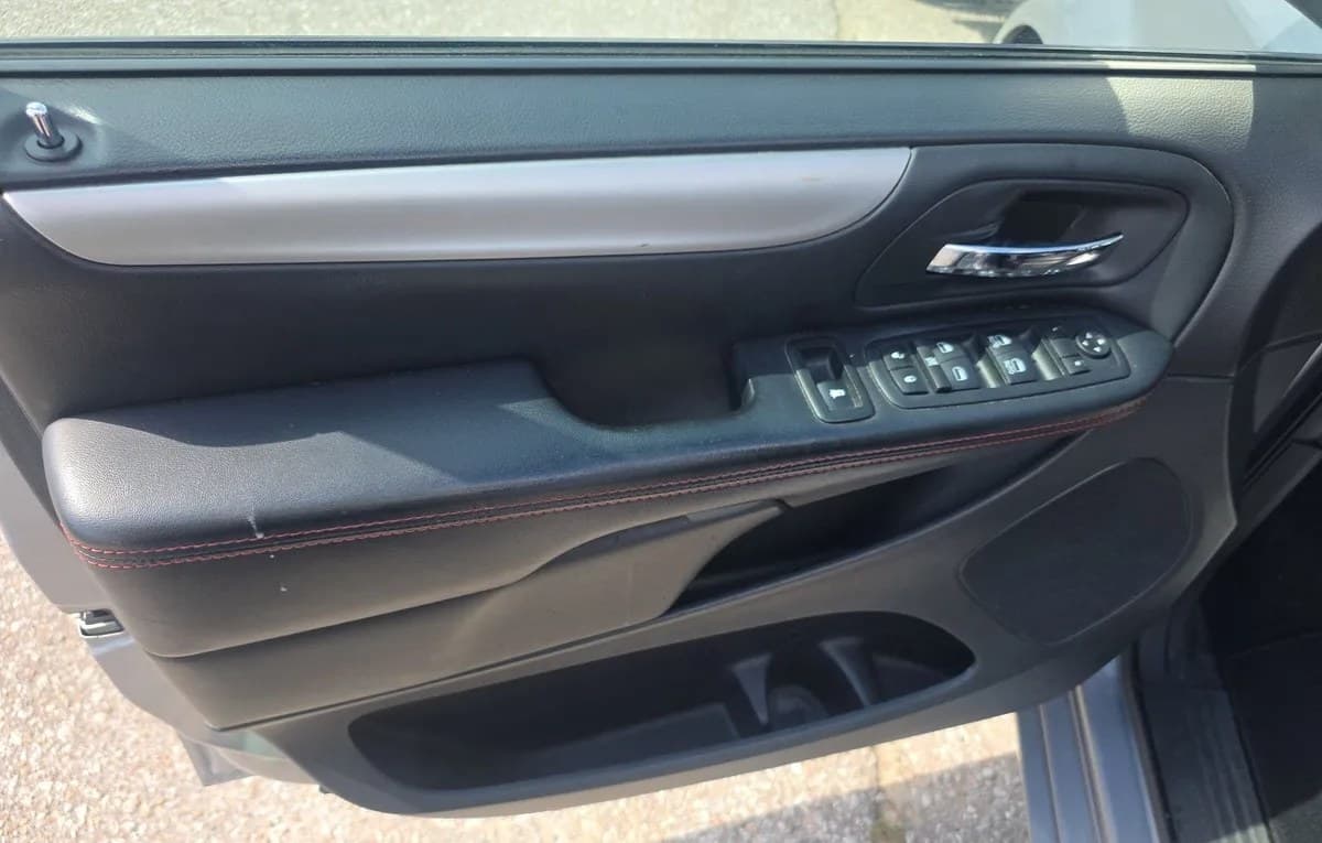 2017 DODGE GRAND CARAVAN GT 121.2" WB 6