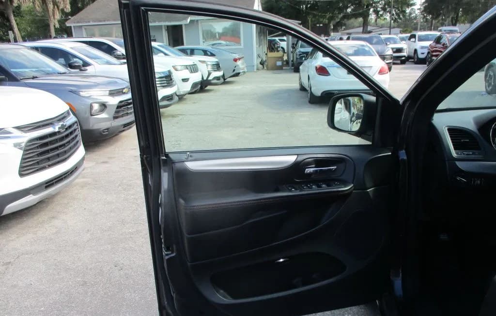 2019 DODGE GRAND CARAVAN GT 121.2" WB 6