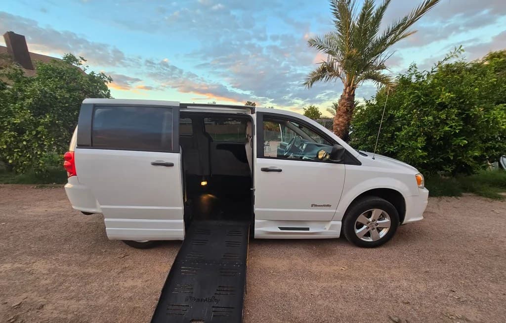 2019 DODGE GRAND CARAVAN SE 121.2" WB