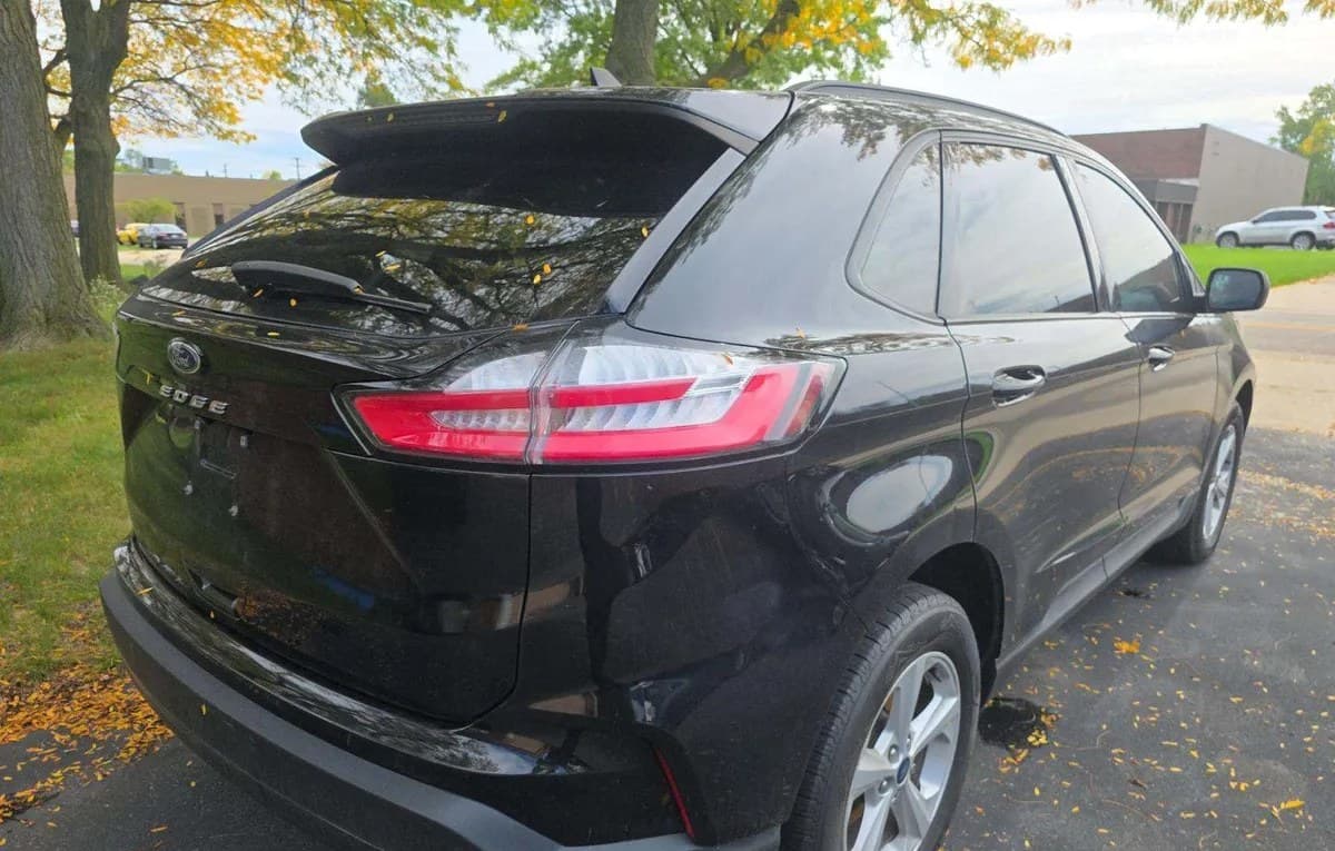 2021 FORD EDGE SE 4