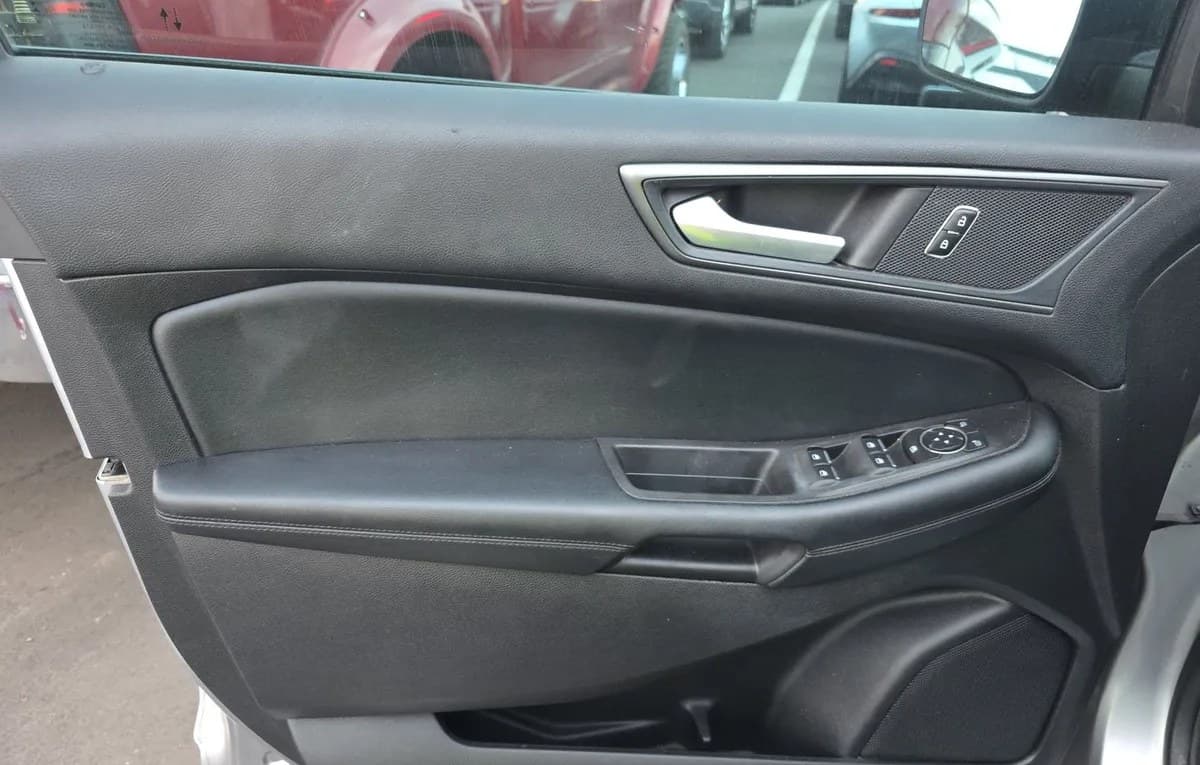 2020 FORD EDGE SE 5