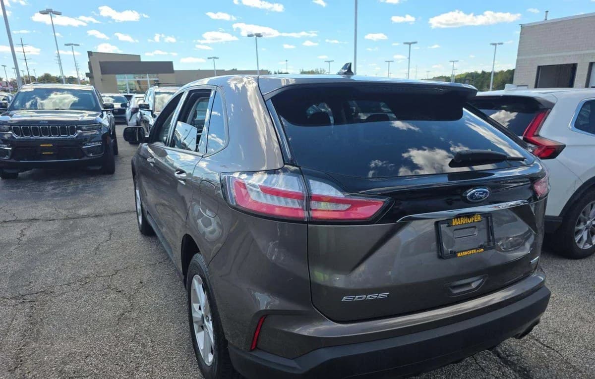 2019 FORD EDGE SE 3