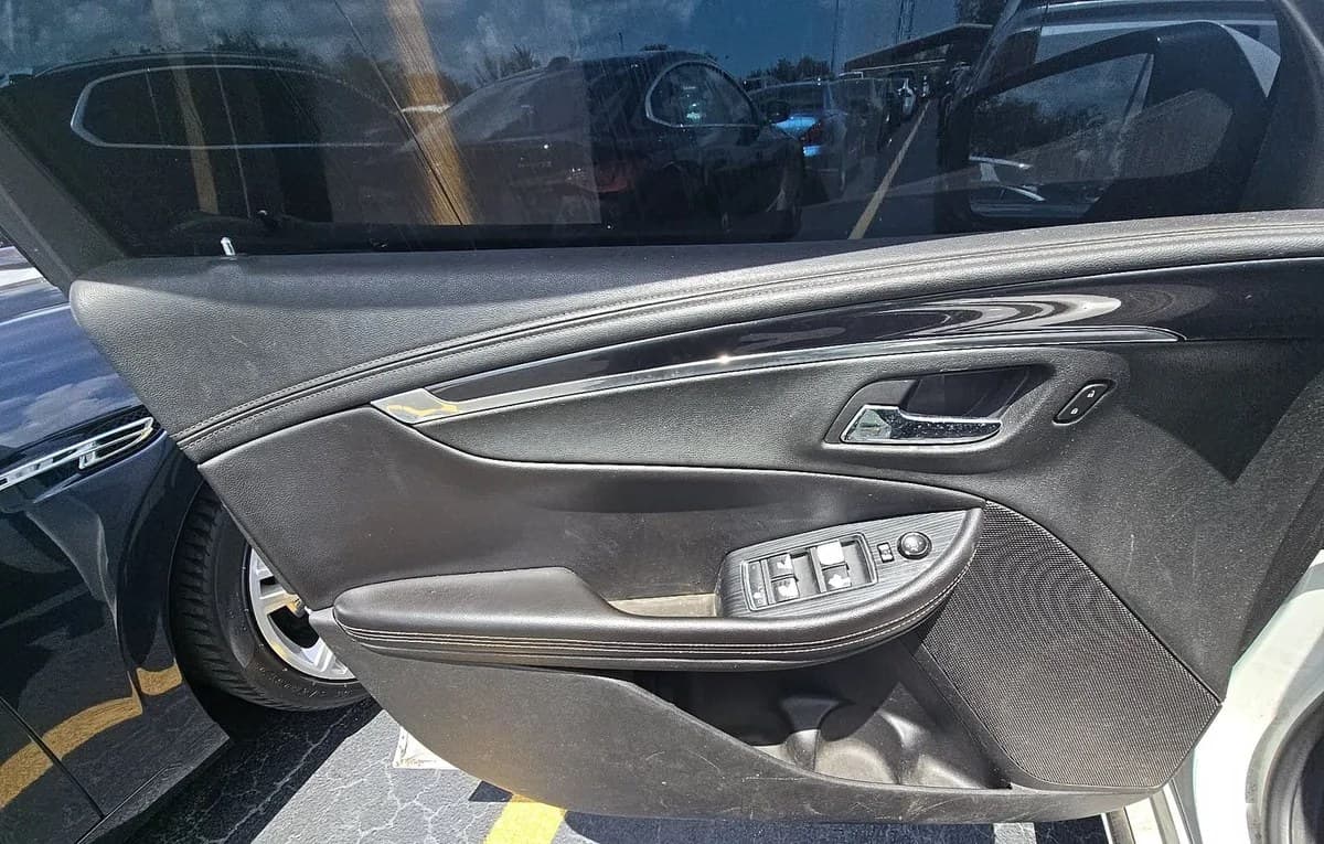 2018 CHEVROLET IMPALA LT 5