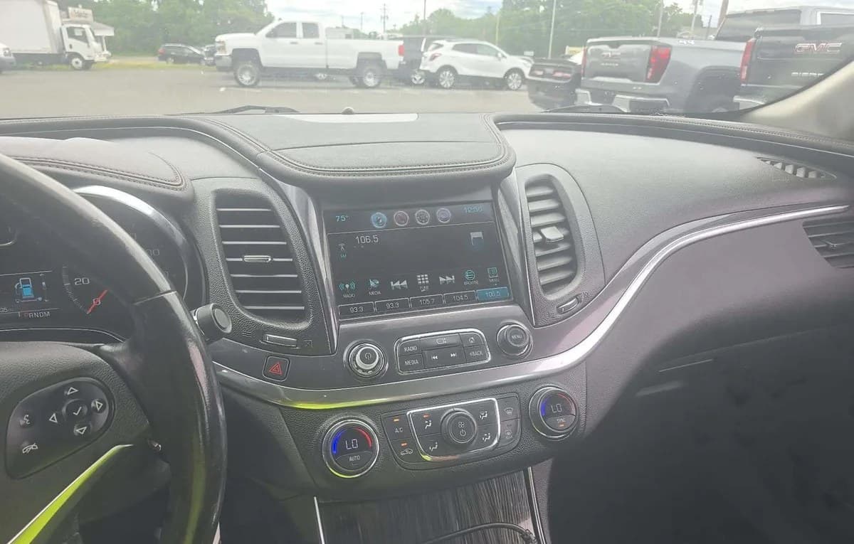 2017 CHEVROLET IMPALA LT 7