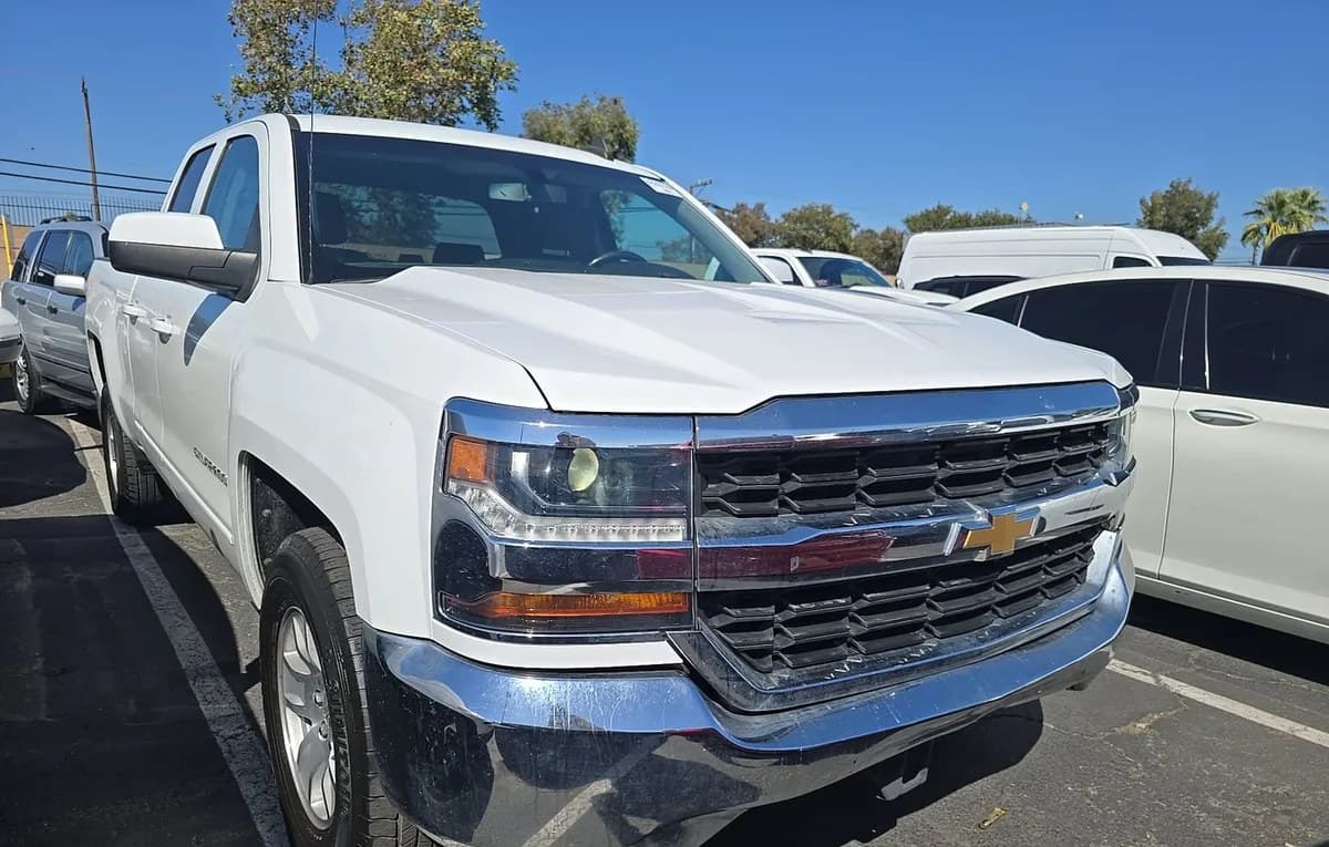 2019 CHEVROLET SILVERADO 1500 LD LT EXTENDED CAB MEDIUM BED 1LT 4
