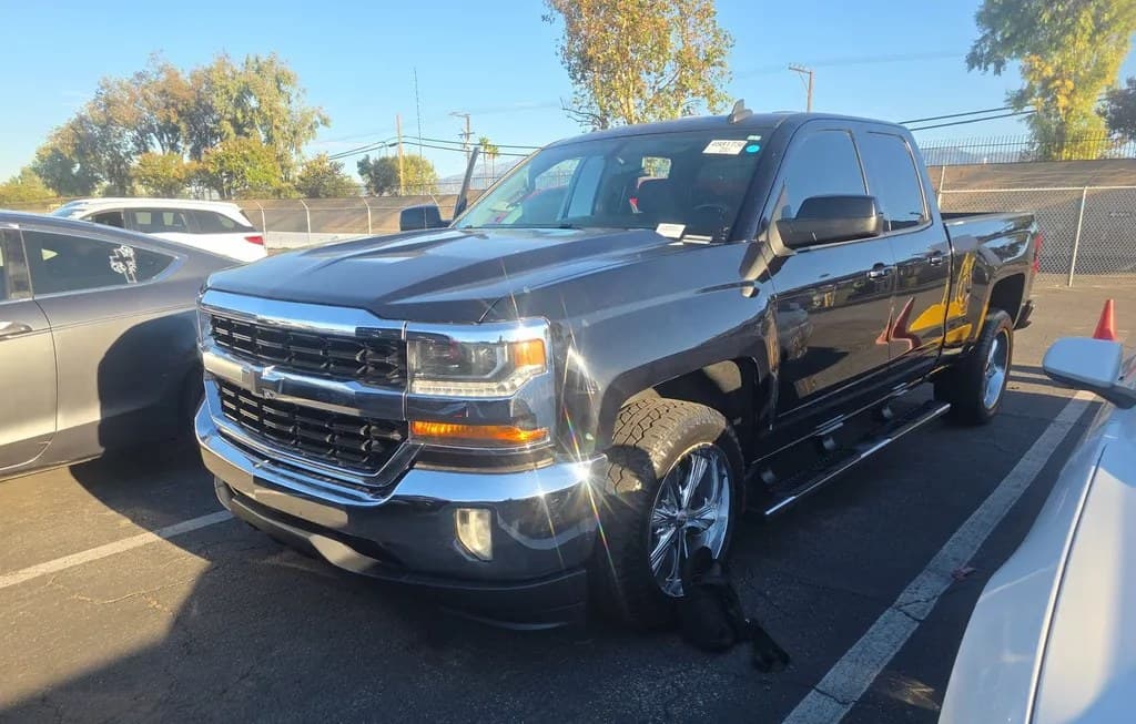 2019 CHEVROLET SILVERADO 1500 LD LT EXTENDED CAB MEDIUM BED 1LT 1