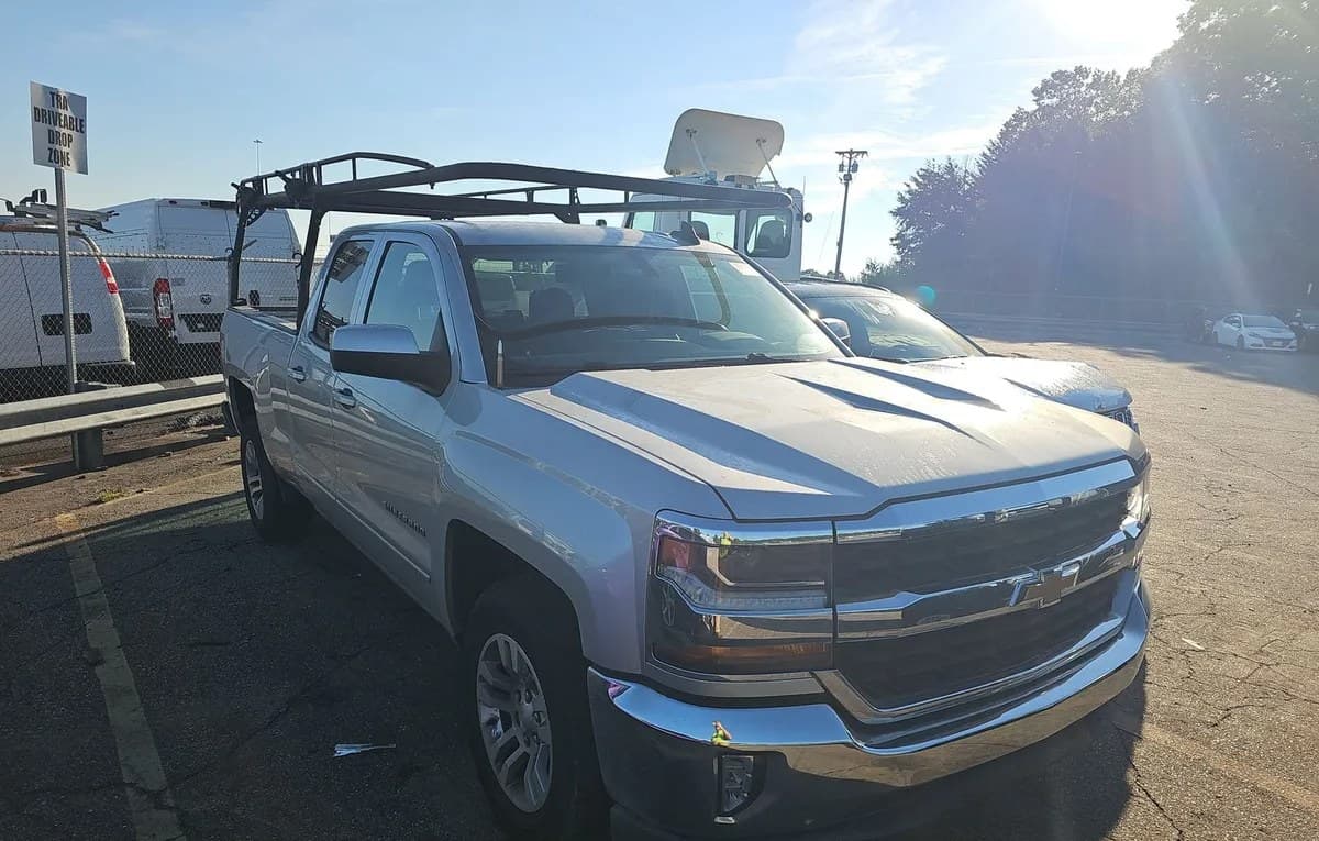 2019 CHEVROLET SILVERADO 1500 LD LT EXTENDED CAB MEDIUM BED 1LT 4
